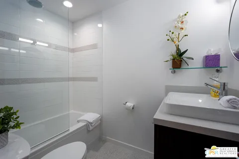$599,000 | 588 East San Lorenzo Road, Unit 104, Palm Springs, CA 92264