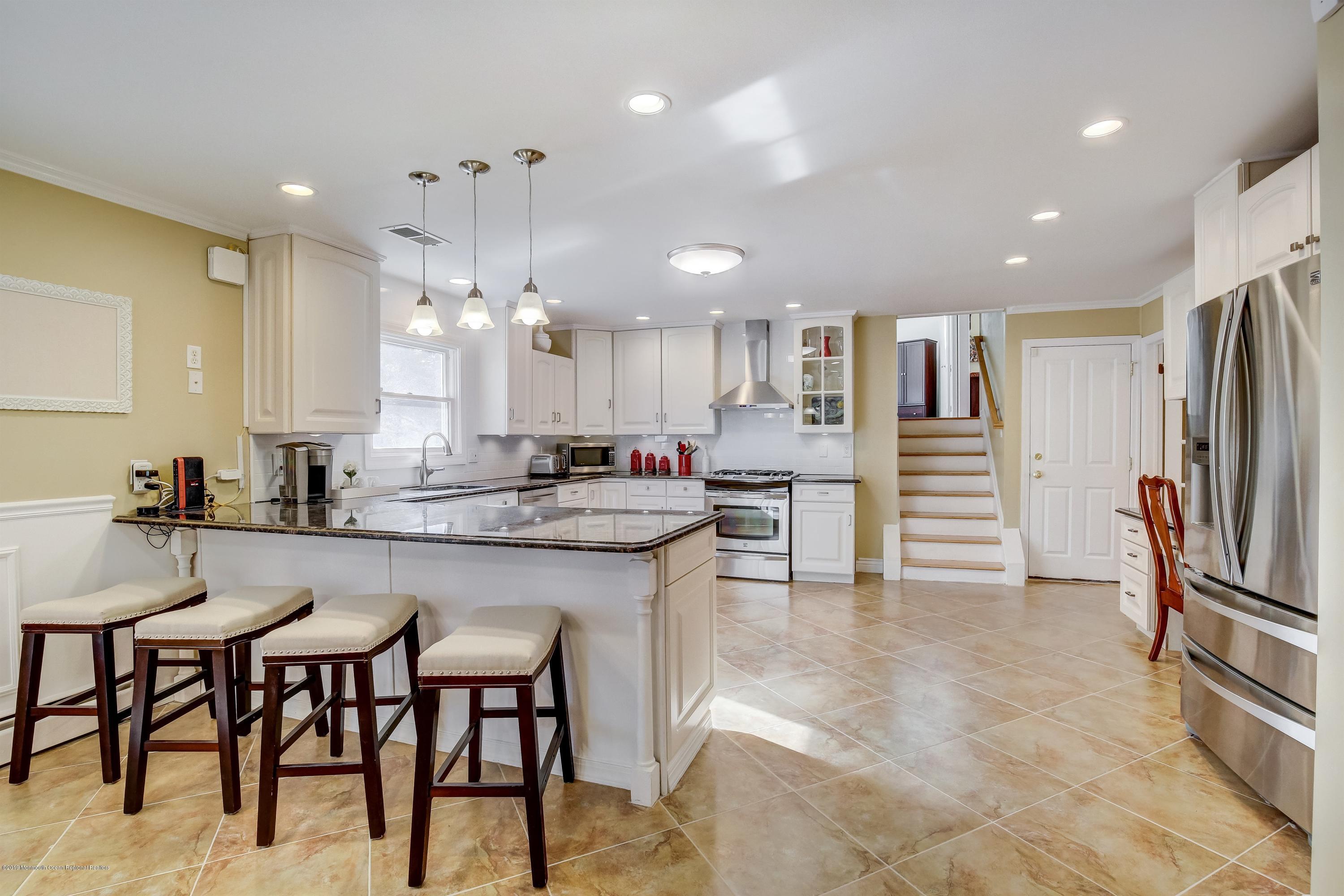 12 Huntley Road Holmdel, NJ 07733 - Photo 8 of 28 009_Kitchen