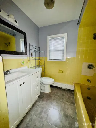 $2,600 | 32 Union Place, Irvington, NJ 07111
