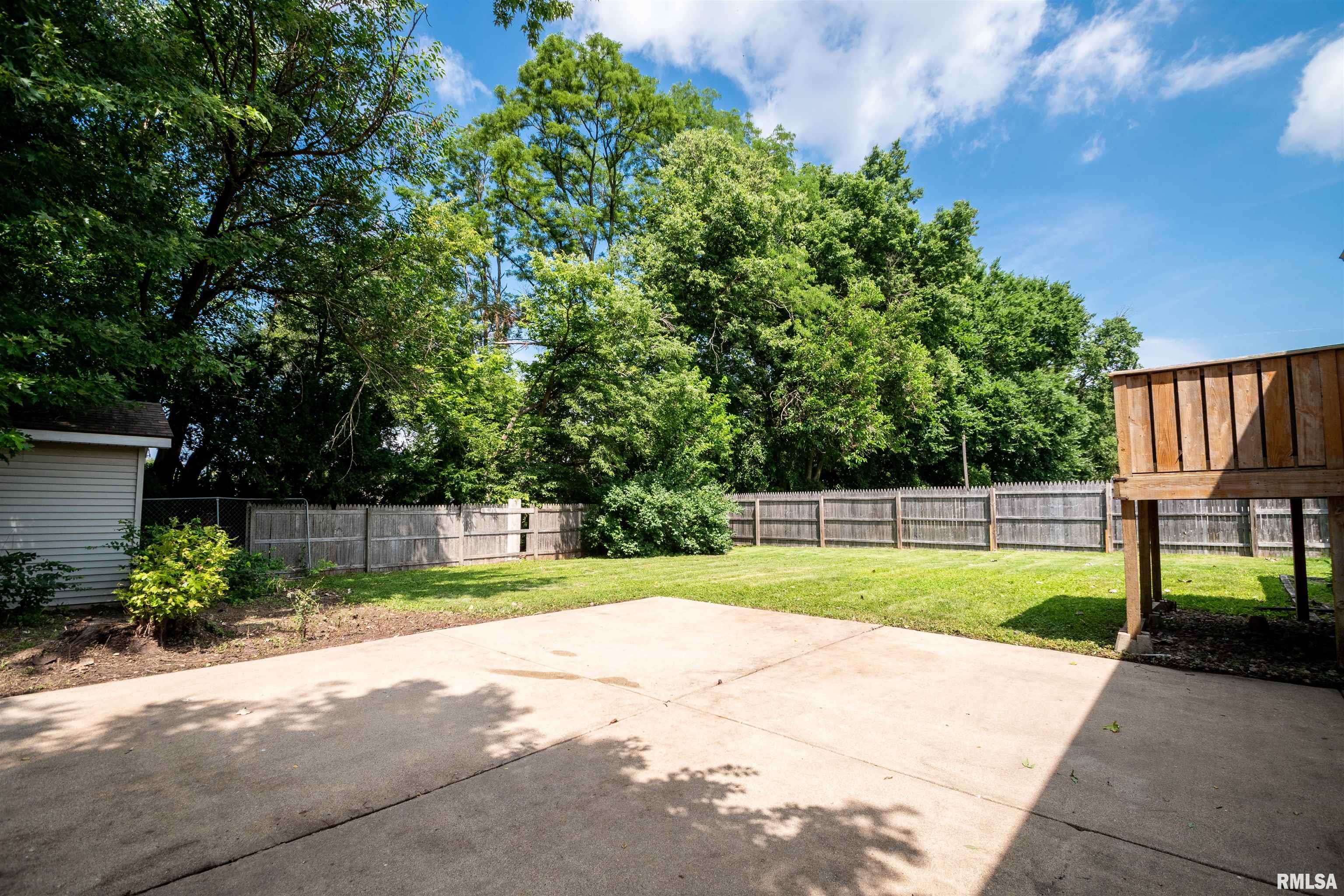 203 Arrow Street Pekin, IL 61554 - Photo 8 of 10