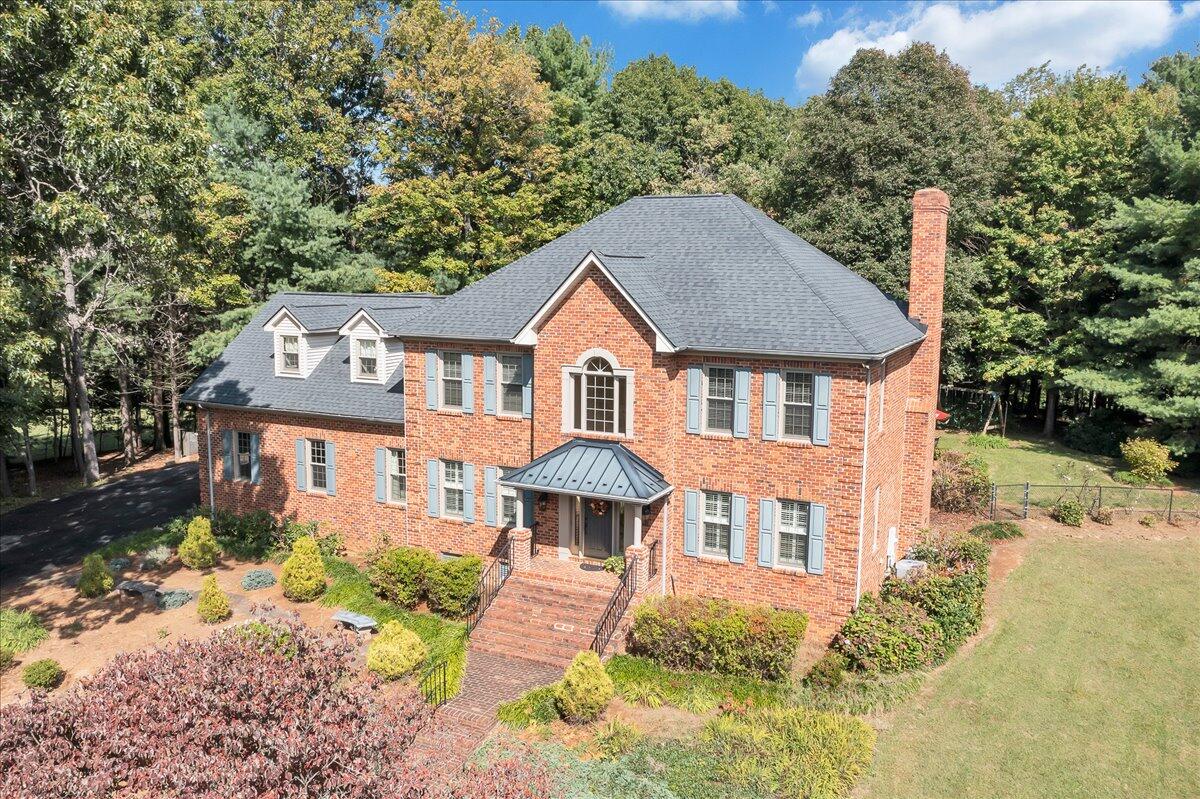 6348 Sunnyvale Road Roanoke, VA 24018 - Photo 1 of 75 01-D R E A M-5187