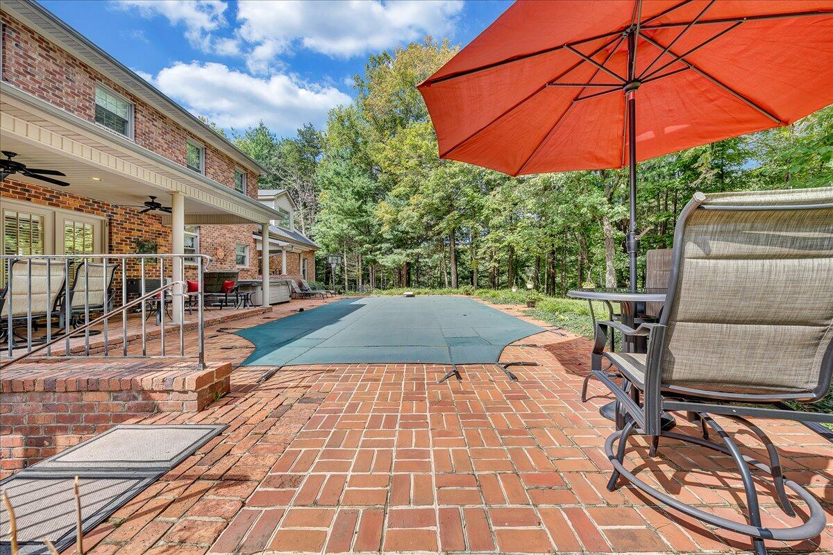 6348 Sunnyvale Road Roanoke, VA 24018 - Photo 12 of 75 12-D R E A M-5285
