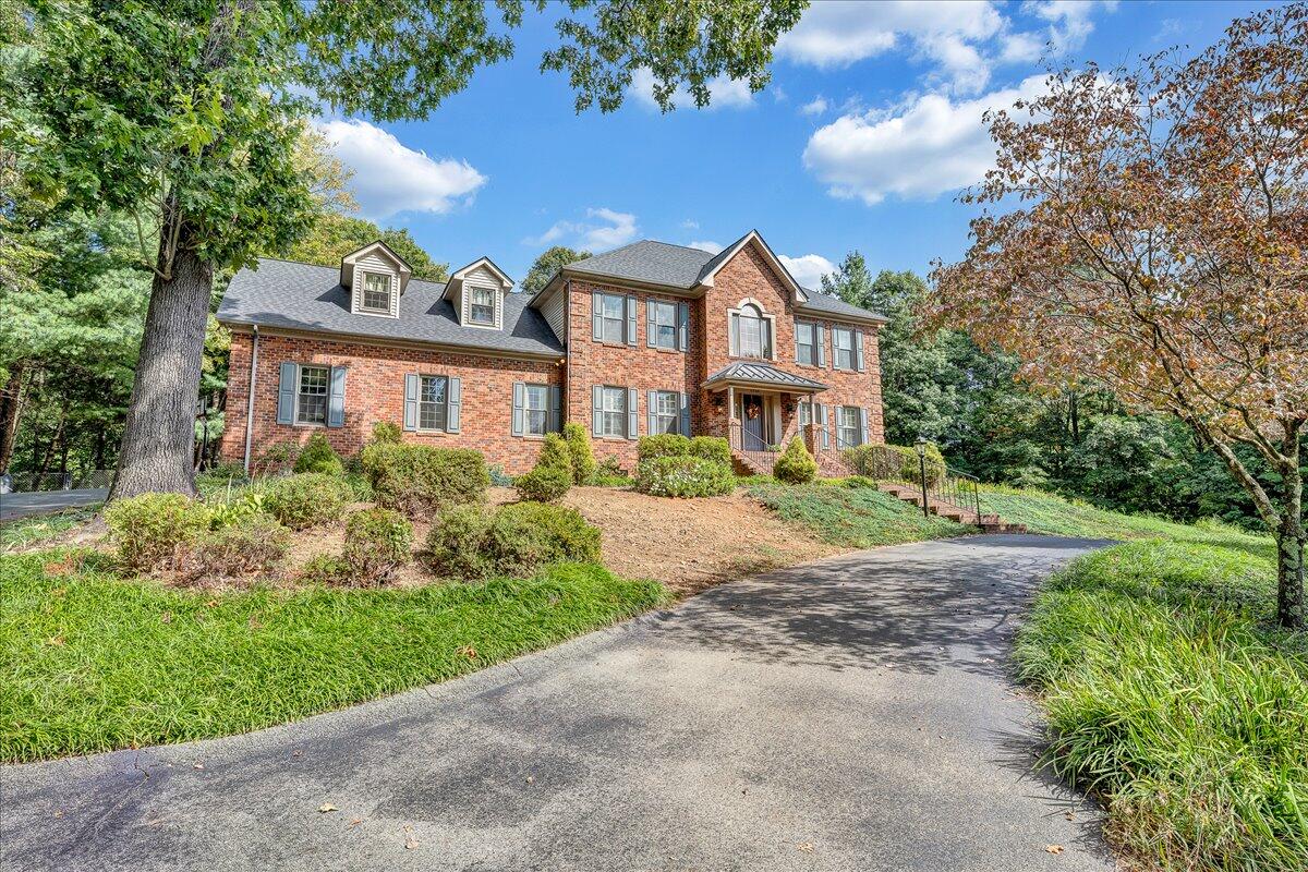 6348 Sunnyvale Road Roanoke, VA 24018 - Photo 3 of 75 03-D R E A M-5276