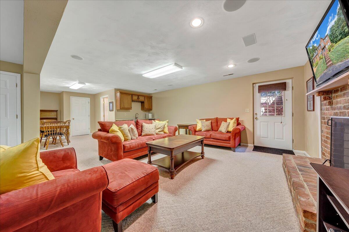 6348 Sunnyvale Road Roanoke, VA 24018 - Photo 37 of 75 37-D R E A M-5289