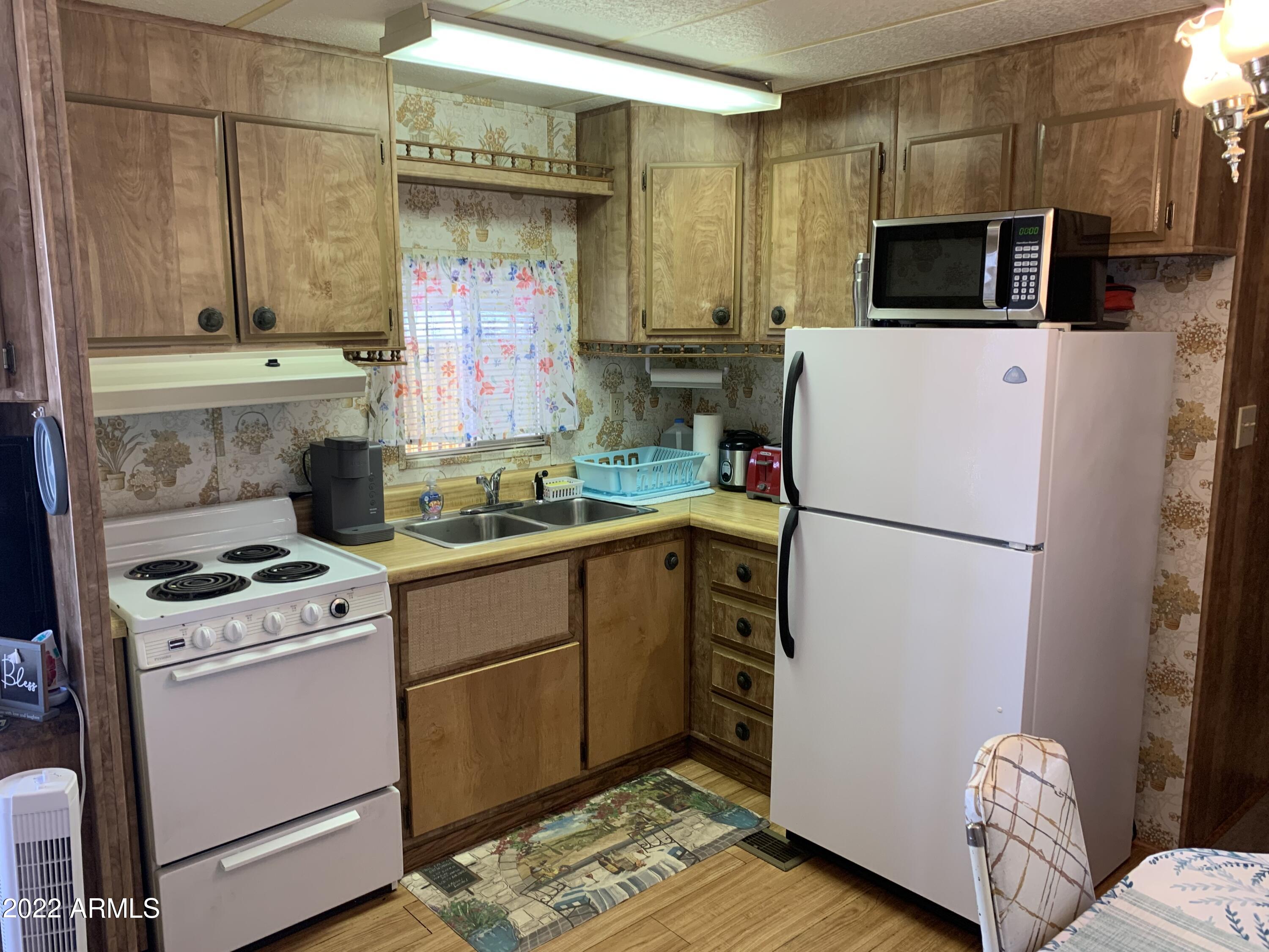 306 South Recker Road, Unit 211 Mesa, AZ 85206 - Photo 5 of 18 F7AE56FF-E932-4500-8F14-D8090787A848