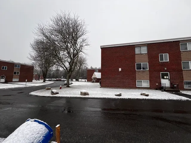 $1,700 | 2108 Phillips Road, Unit 47, New Bedford, MA 02745