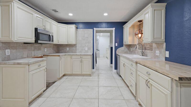 3516 52nd Street Lubbock, TX 79413 - Photo 12 of 52 IMG_0441