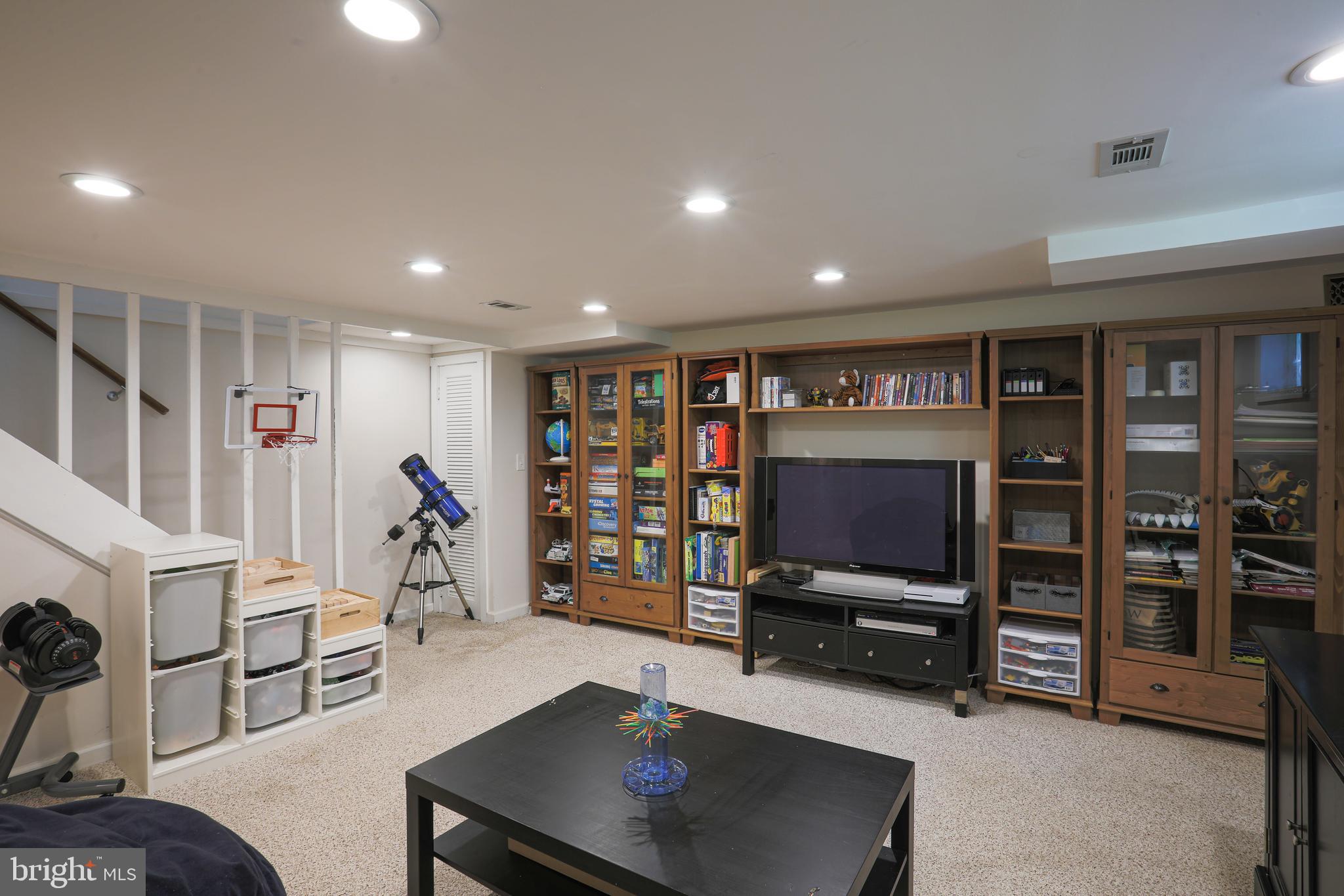 6422 Pinehurst Road Baltimore, MD 21212 - Photo 32 of 56 Finished family room with recessed lights.