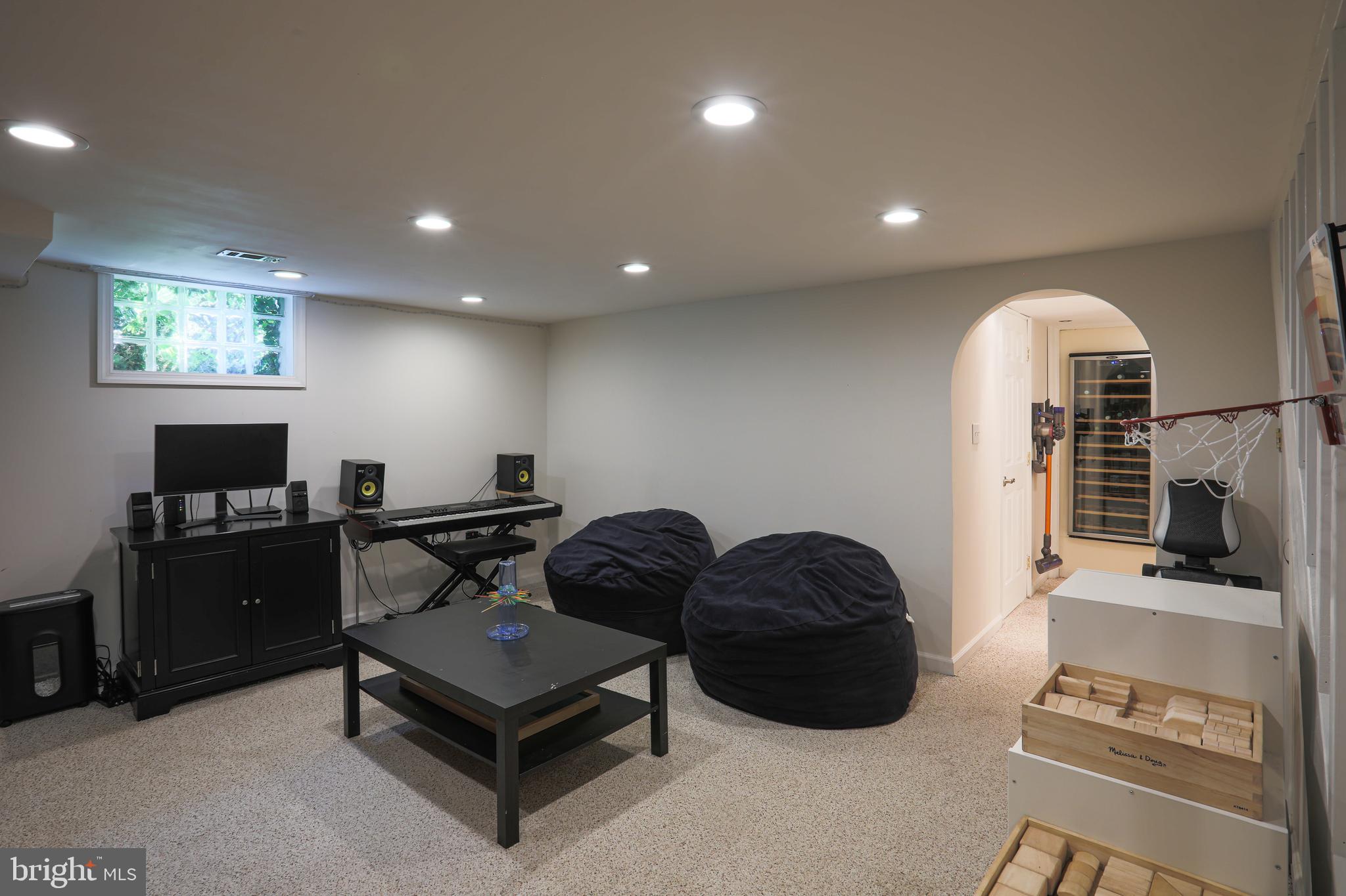 6422 Pinehurst Road Baltimore, MD 21212 - Photo 34 of 56 Finished family room with recessed lights.