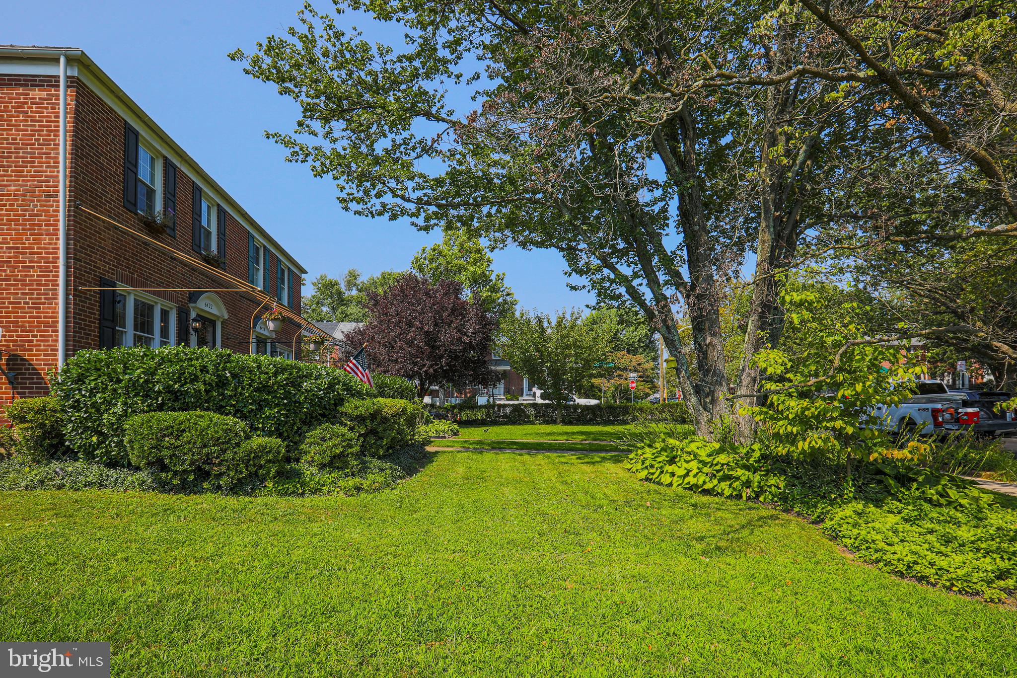 6422 Pinehurst Road Baltimore, MD 21212 - Photo 39 of 56 Gorgeous front yard