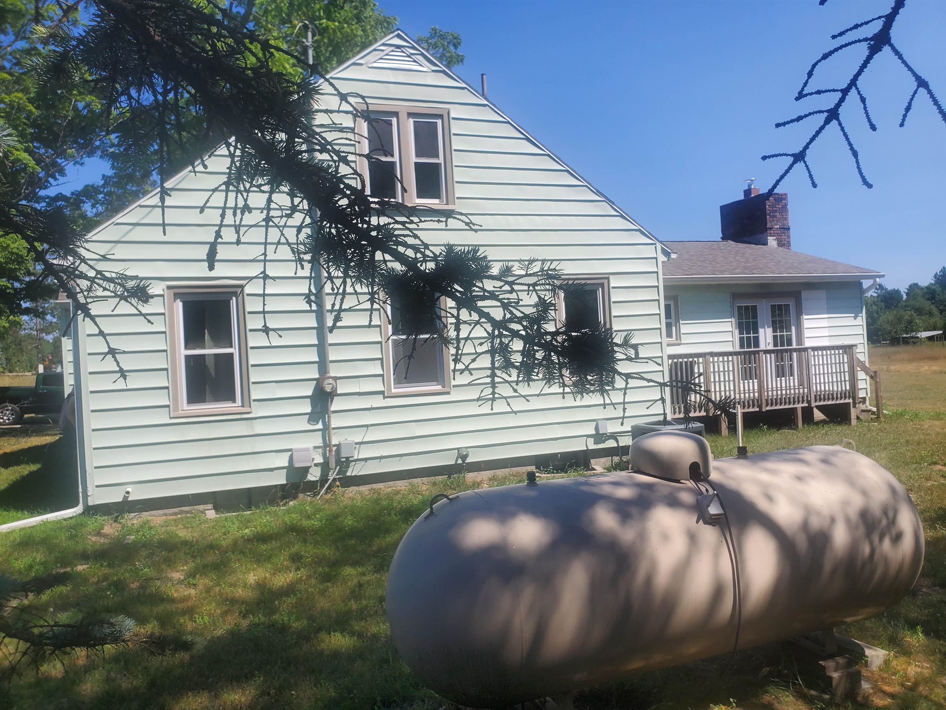 11921 Homestead Road Beulah, MI 49617 - Photo 5 of 57 1902757-4.JPG
