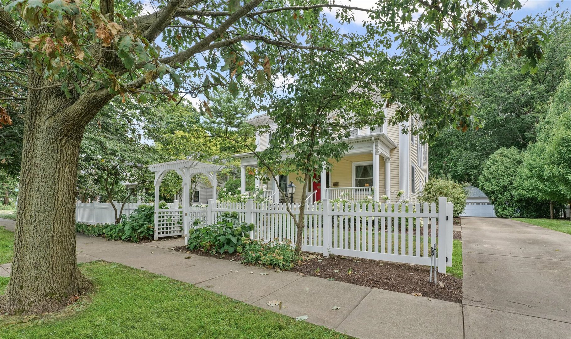 1018 West Church Street Champaign, IL 61821 - Photo 2 of 48