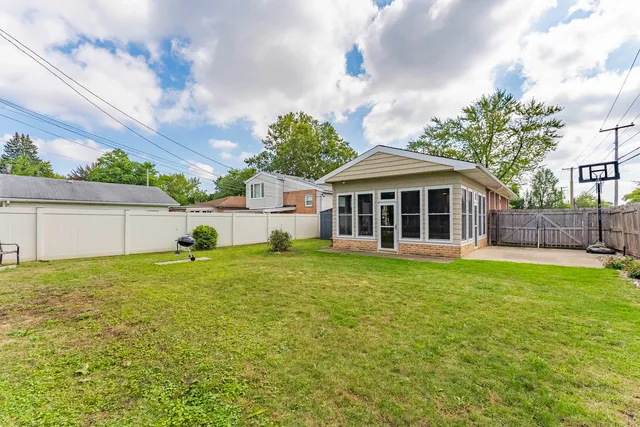 $2,599 | 5936 West 97th Street, Oak Lawn, IL 60453