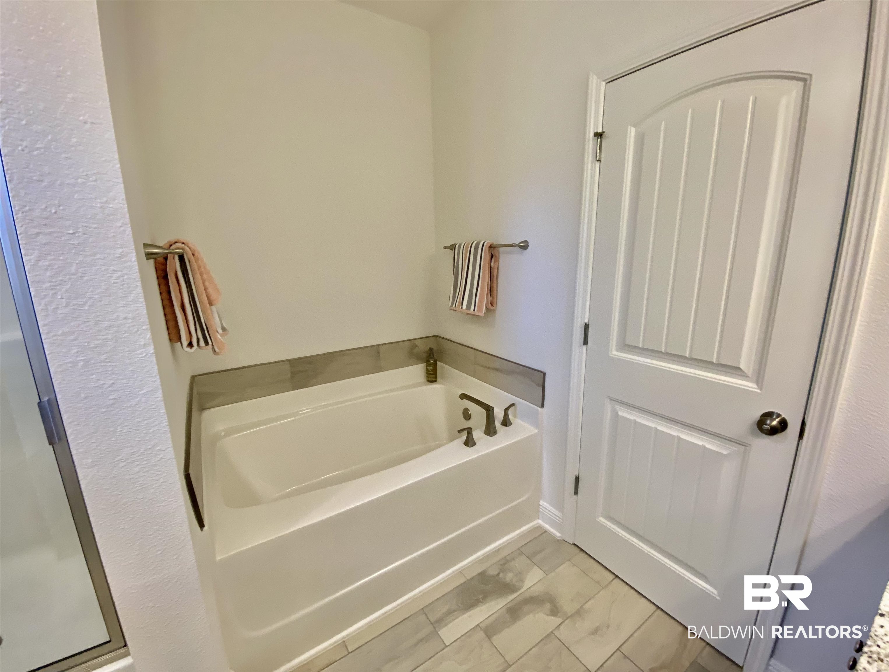1238 Pembroke Way Foley, AL 36535 - Photo 26 of 43 Master Bath