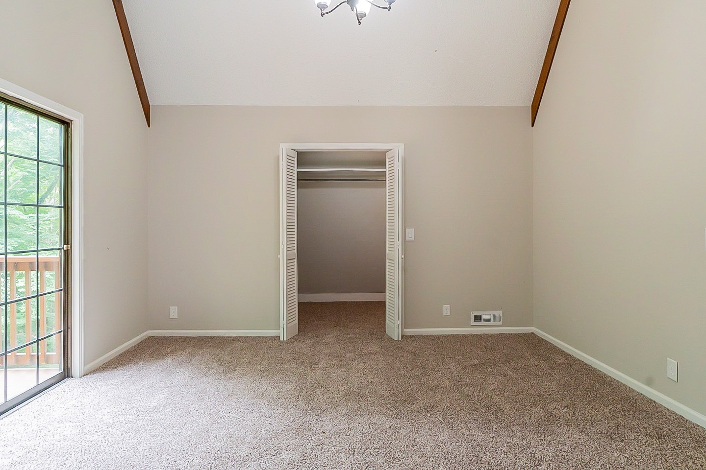 4839 Kinneys School Road Springfield, TN 37172 - Photo 15 of 35 an empty room with a window