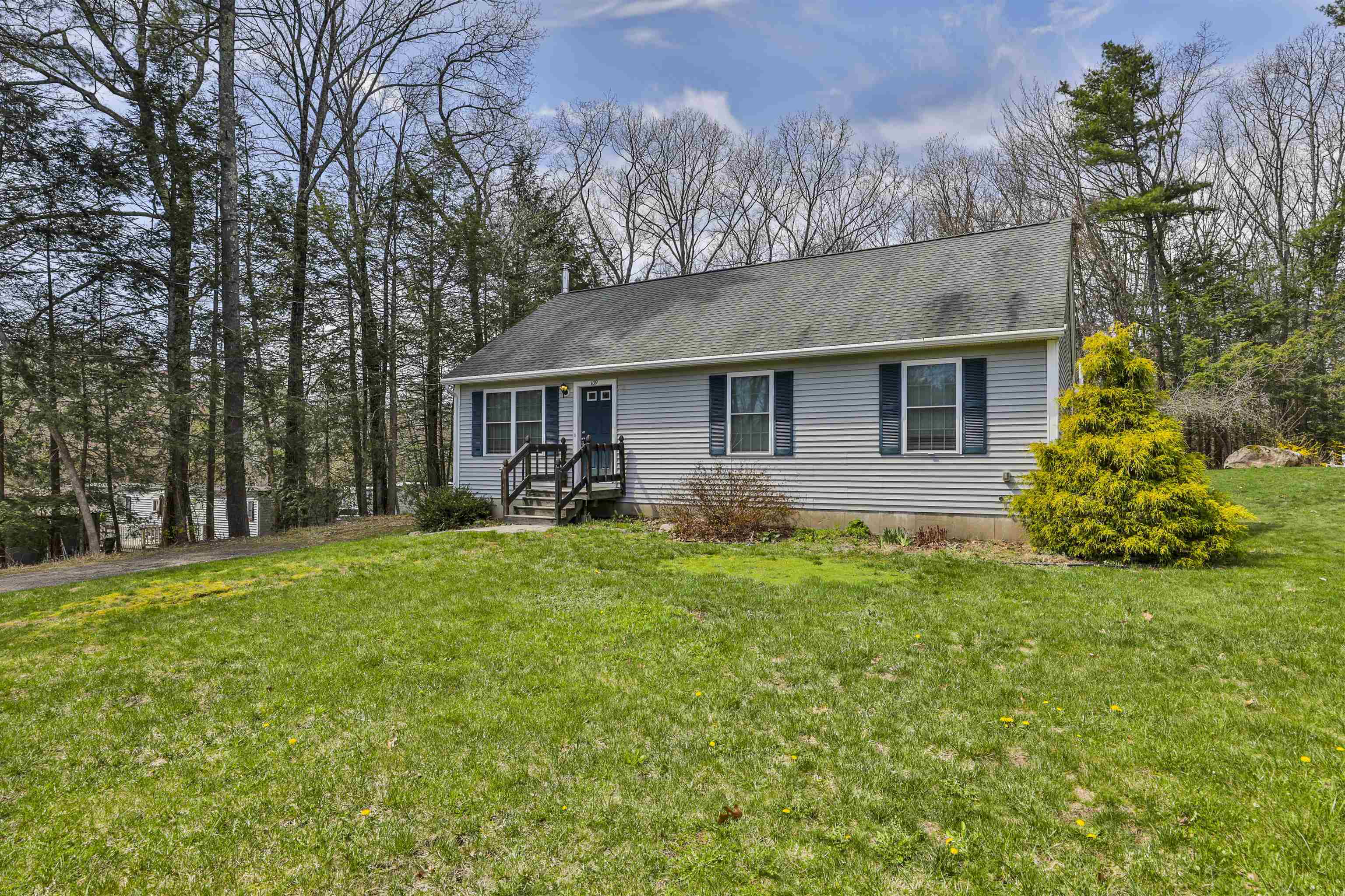 109 Old Brookline Road Milford, NH 03055 - Photo 2 of 29