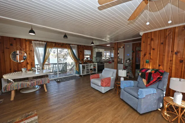 $1,200,000 | 67050 95th Avenue, Dowagiac, MI 49047