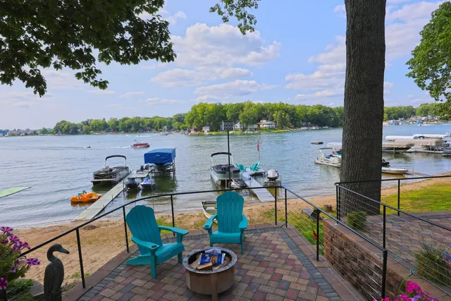 $1,200,000 | 67050 95th Avenue, Dowagiac, MI 49047