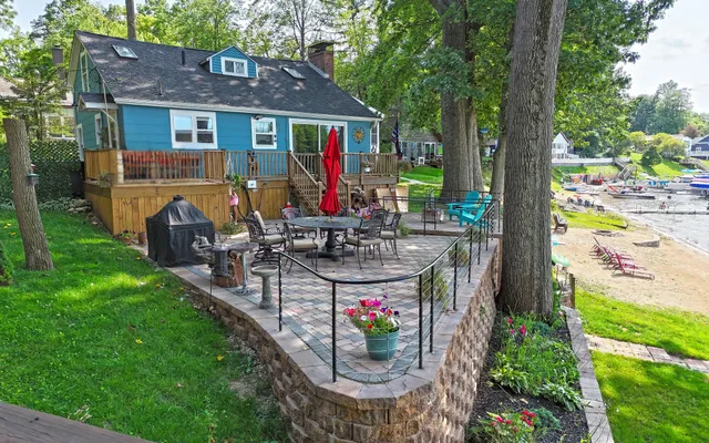 $1,200,000 | 67050 95th Avenue, Dowagiac, MI 49047