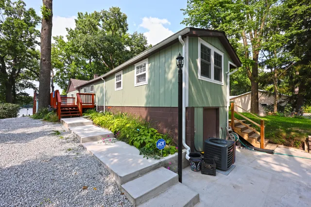 $1,200,000 | 67050 95th Avenue, Dowagiac, MI 49047