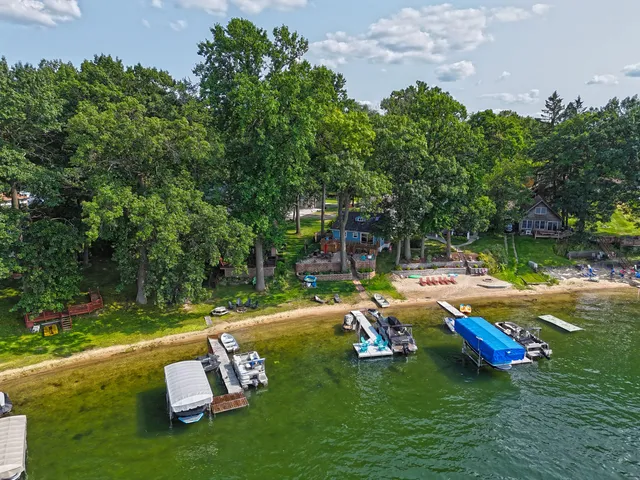 $1,200,000 | 67050 95th Avenue, Dowagiac, MI 49047