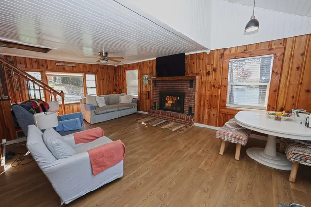 $1,200,000 | 67050 95th Avenue, Dowagiac, MI 49047