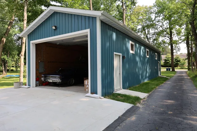 $1,200,000 | 67050 95th Avenue, Dowagiac, MI 49047