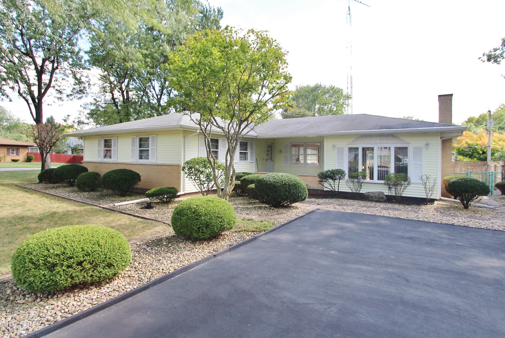 1695 Pine Bluff Road Morris, IL 60450 - Photo 1 of 29 Gallery Image 1