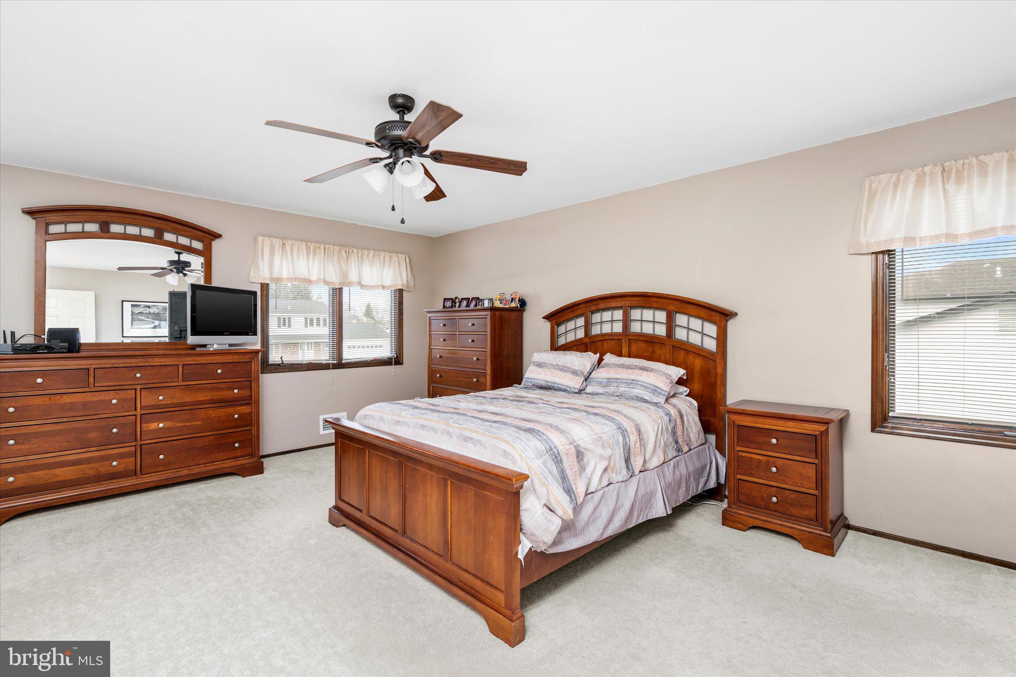 15 Baggaley Road Hamilton, NJ 08690 - Photo 24 of 35