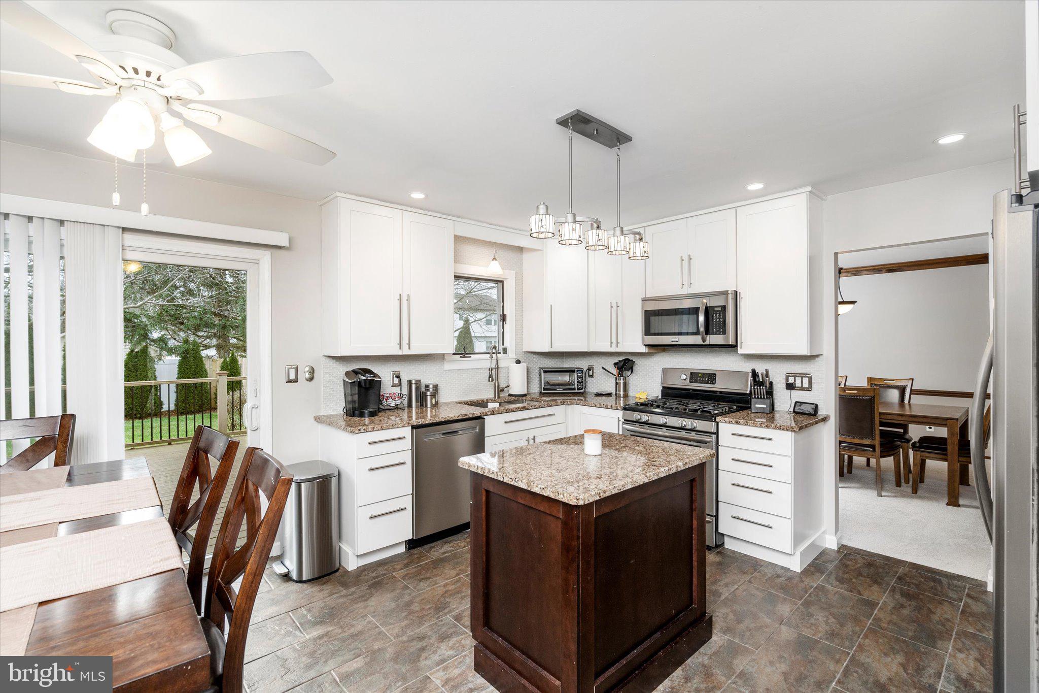 15 Baggaley Road Hamilton, NJ 08690 - Photo 9 of 35