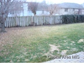 2700 Carl Prairie Drive Springfield, IL 62703 - Photo 9 of 11