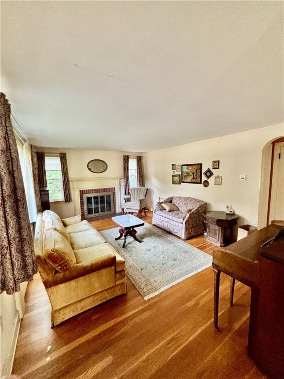 125 Alfred Drowne Road Barrington, RI 02806 - Photo 3 of 23 Gallery Image 3