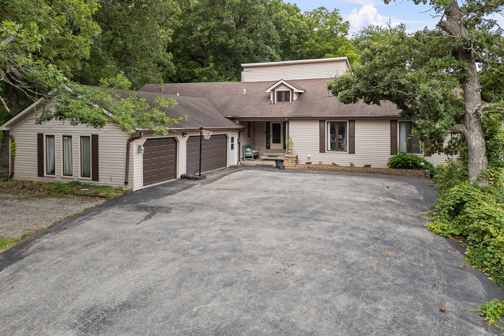 14422 Highway 67 Milan, IL 61264 - Photo 2 of 48