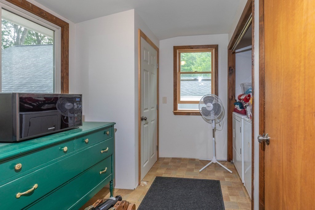 16 Crescent Street Lancaster, MA 01523 - Photo 7 of 23