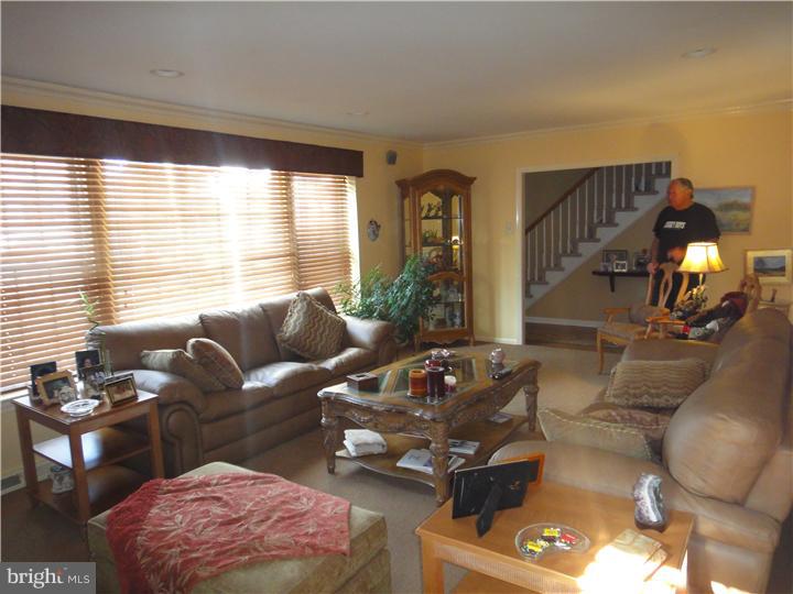 523 Putnam Road Merion Station, PA 19066 - Photo 8 of 24 Living Room