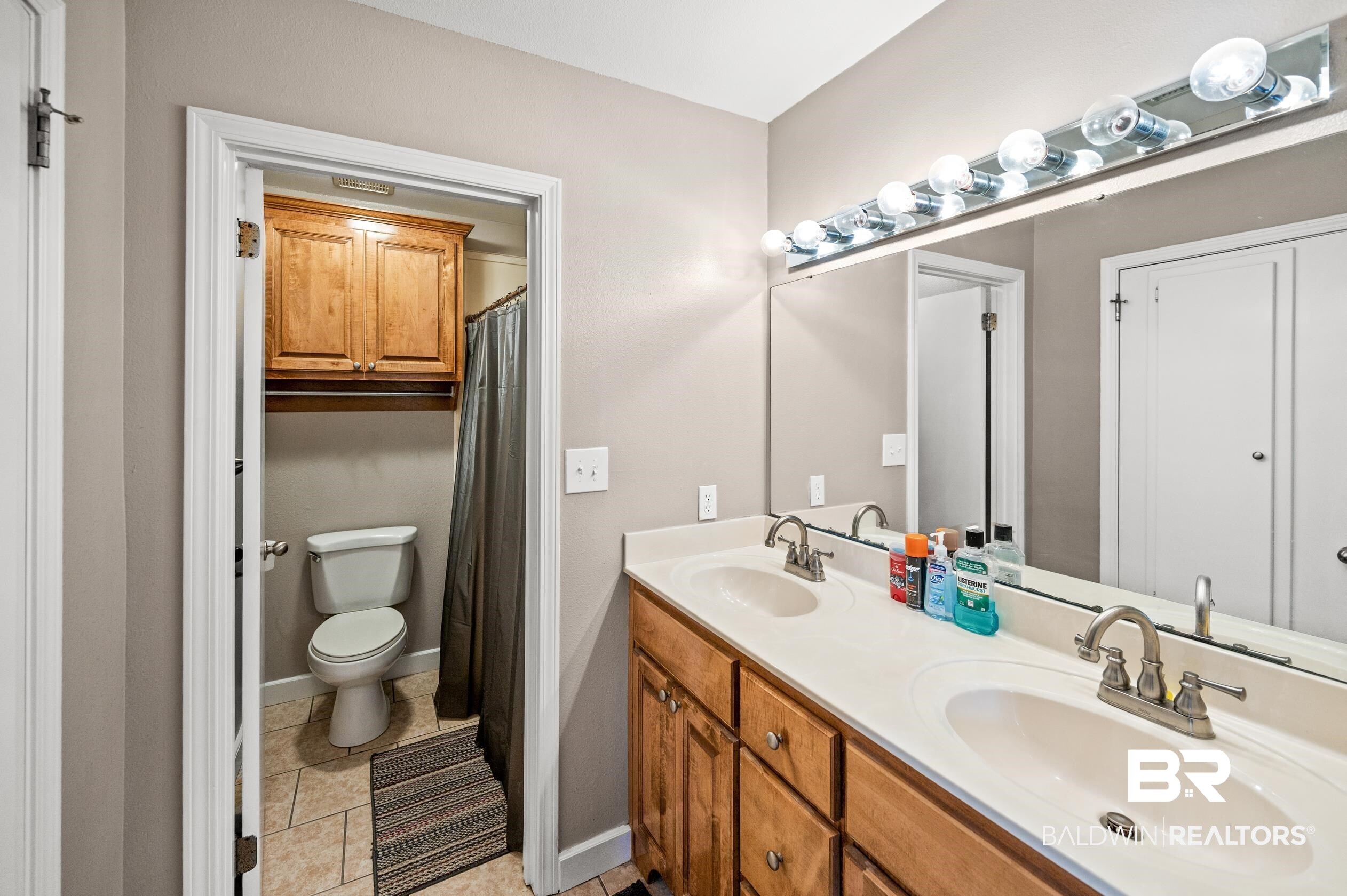 18786 Hillside Drive Foley, AL 36535 - Photo 19 of 49 Primary Bathroom