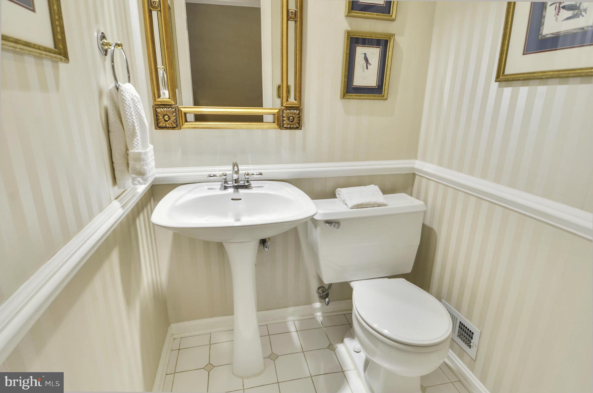 9420 Elger Mill Road Gaithersburg, MD 20886 - Photo 14 of 30 Main level powder room