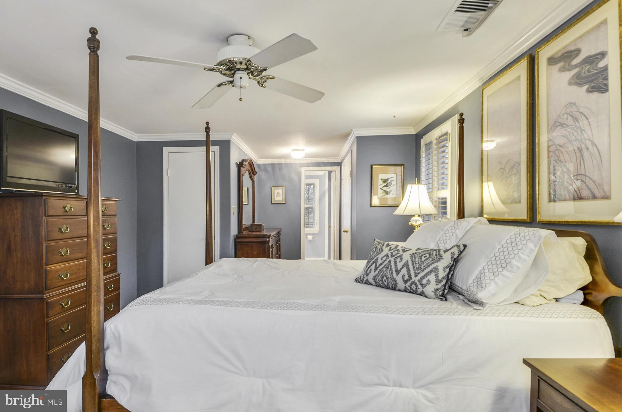9420 Elger Mill Road Gaithersburg, MD 20886 - Photo 17 of 30 Bedroom (Master)