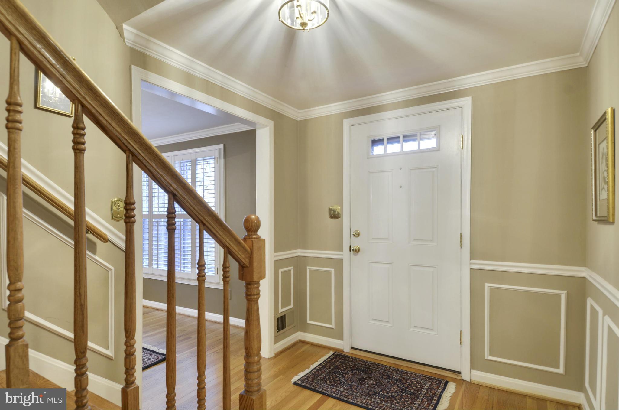 9420 Elger Mill Road Gaithersburg, MD 20886 - Photo 5 of 30 Foyer