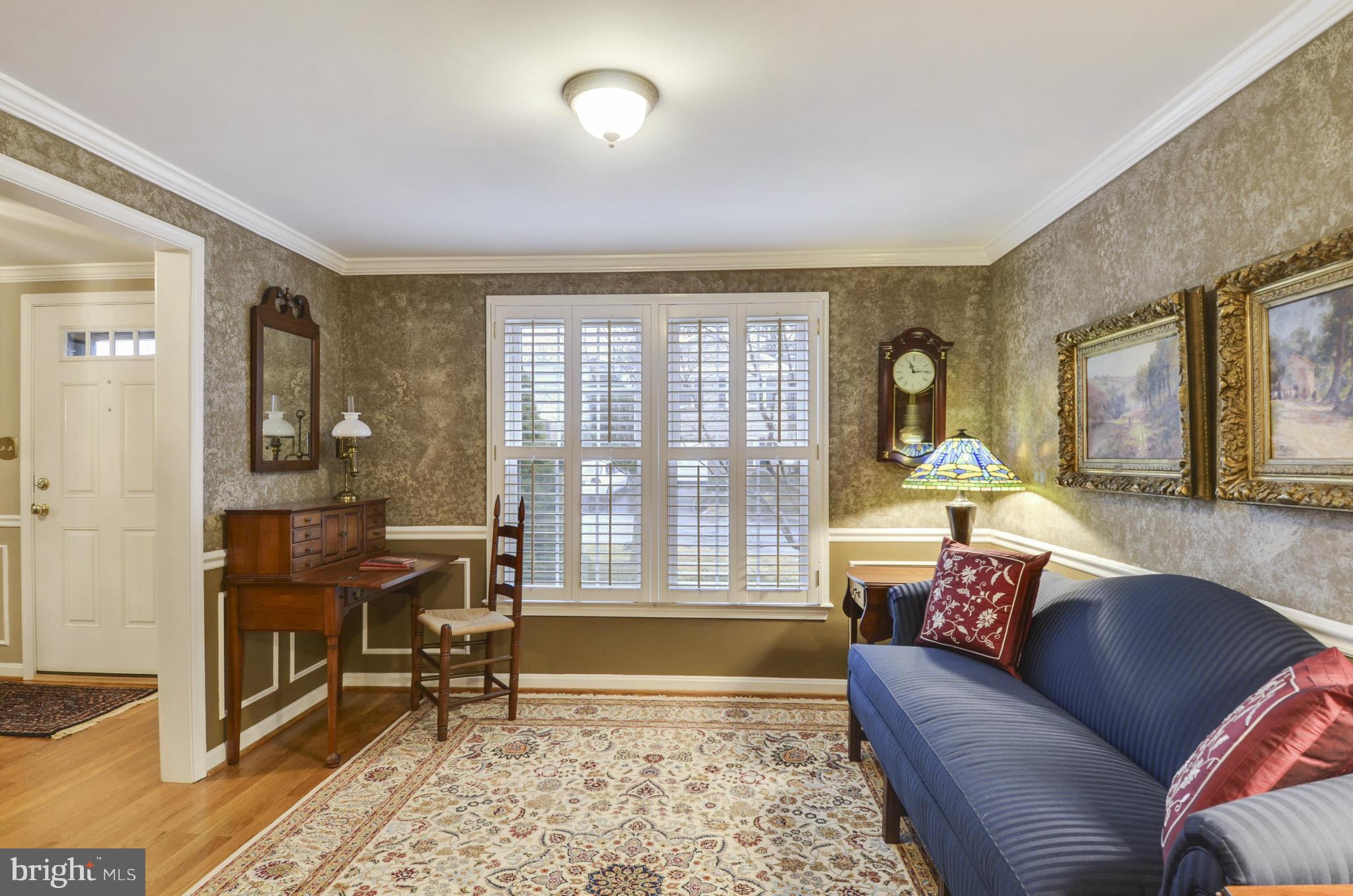 9420 Elger Mill Road Gaithersburg, MD 20886 - Photo 6 of 30 Living Room