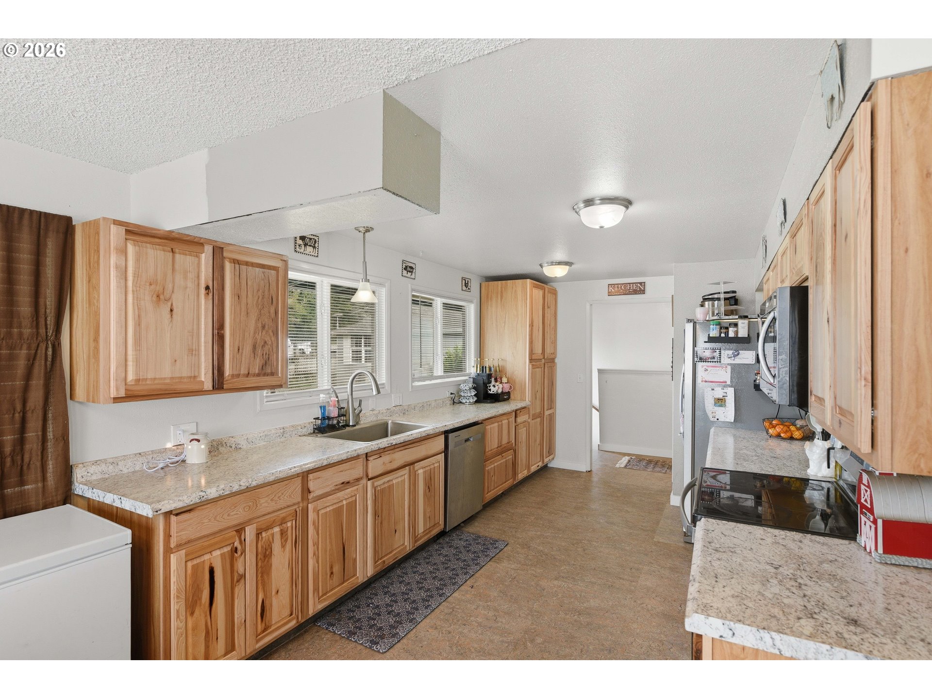2617 Union Avenue North Bend, OR 97459 - Photo 7 of 46