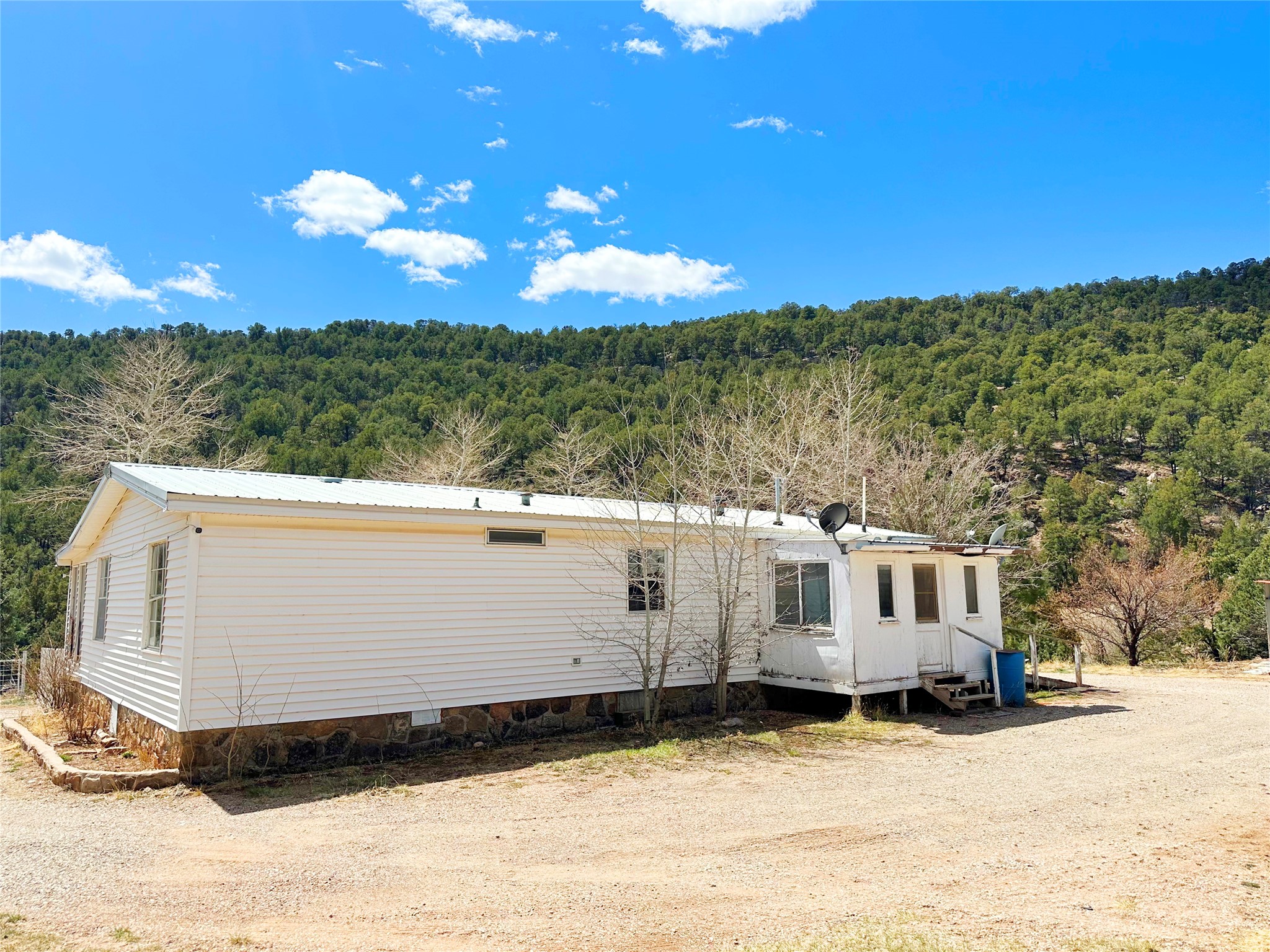 53 County Rd B44C Pecos, NM 87552 - Photo 3 of 24