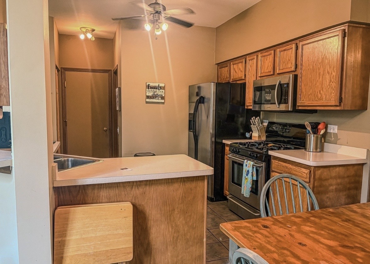 1567 Spaulding Road Bartlett, IL 60103 - Photo 3 of 11