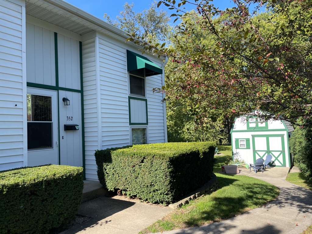 352 College Street Crystal Lake, IL 60014 - Photo 1 of 20