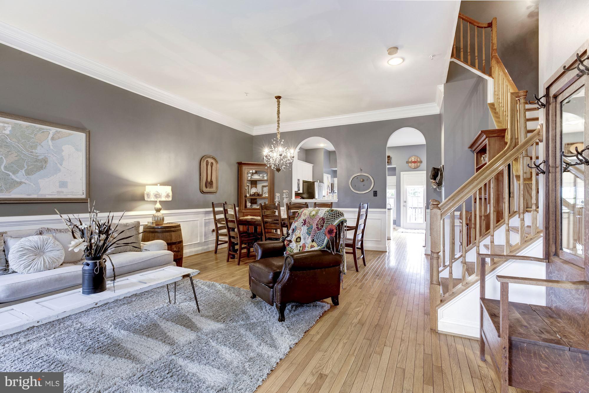 346 Hart Road Gaithersburg, MD 20878 - Photo 3 of 24 Living Room