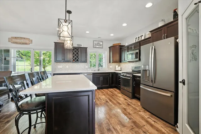 $1,099,900 | W232-s8430 Rosemary Drive, Big Bend, WI 53103