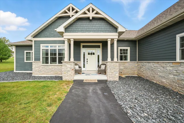 $1,099,900 | W232-s8430 Rosemary Drive, Big Bend, WI 53103