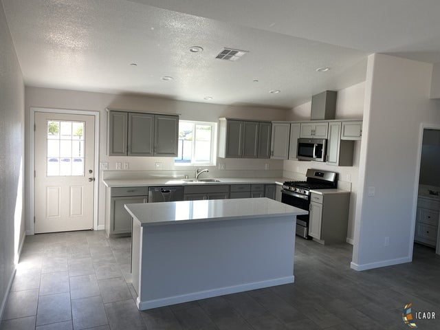 581 Lee Road Imperial, CA 92251 - Photo 7 of 30 Gallery Image 7