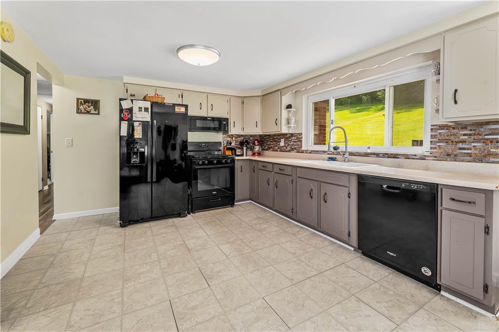 855 Davis School Road Washington, PA 15301 - Photo 9 of 29 Gallery Image 9
