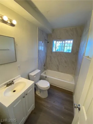 $1,050 | 1711 Santa Paula Drive, Unit B, Las Vegas, NV 89104